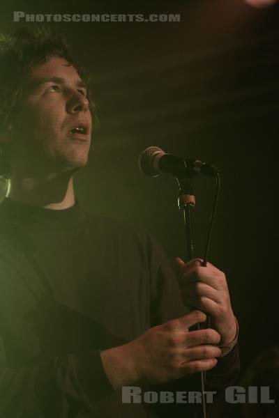 CRYSTAL STILTS - 2013-12-01 - PARIS - Point Ephemere - 